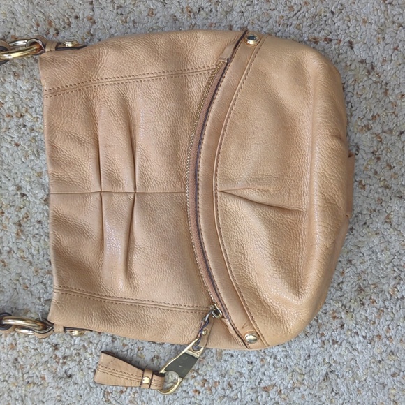 B MAKOWSKY camel tan leather crossbody hobo bag - Picture 3 of 4